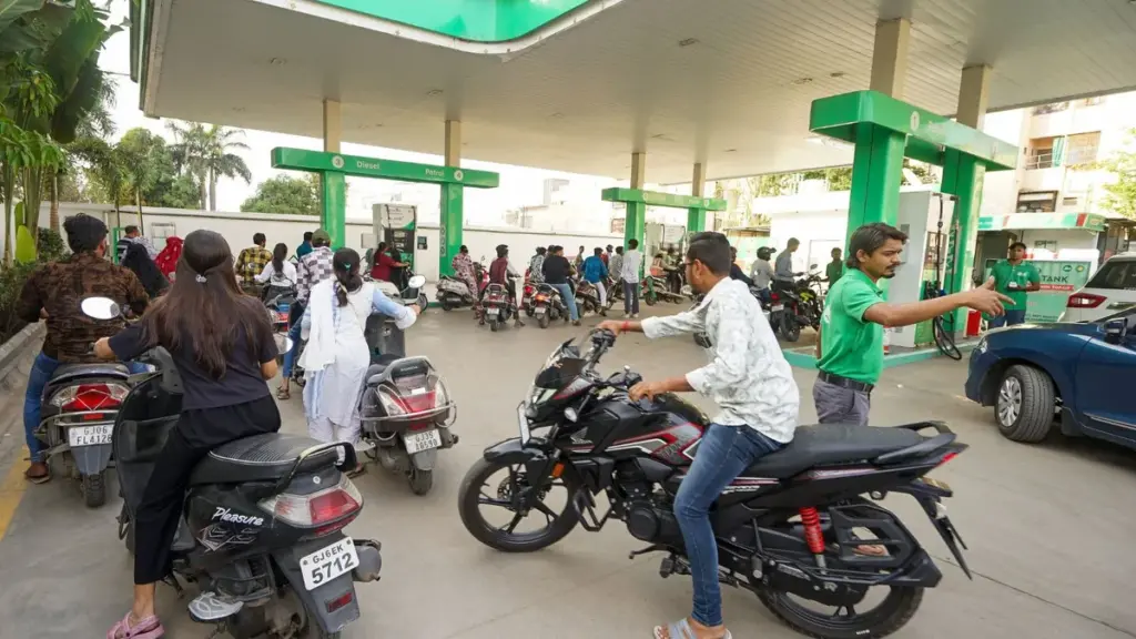 Petrol Shortage in Ahmedabad: Panic Buying Grips City
