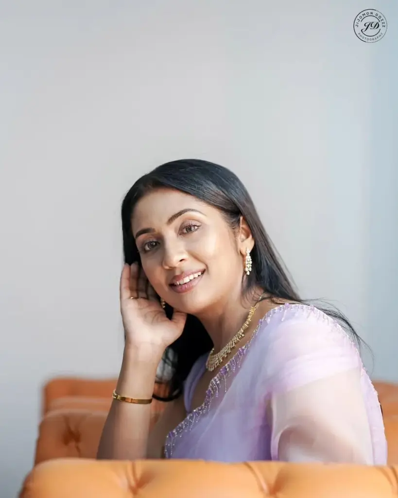 സ്വര്ണം: Gold Recovery: Seven Sovereigns Returned After Nine Years