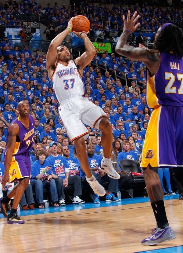 Thunder vs Lakers: Oklahoma City Dominates