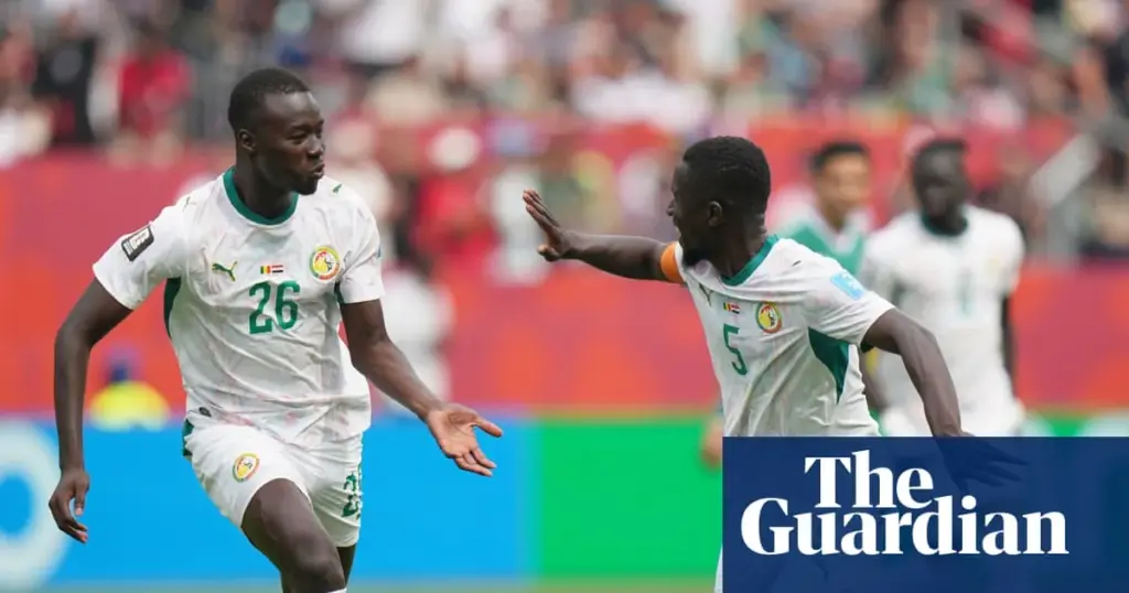Senegal thrash Iraq to boost World Cup knockout stage hopes